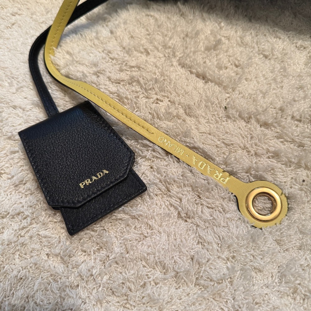 Prada Large Matinée Vitello Daino Shoulder Bag in Nero with Dustbag RARE - Picture 14 of 15